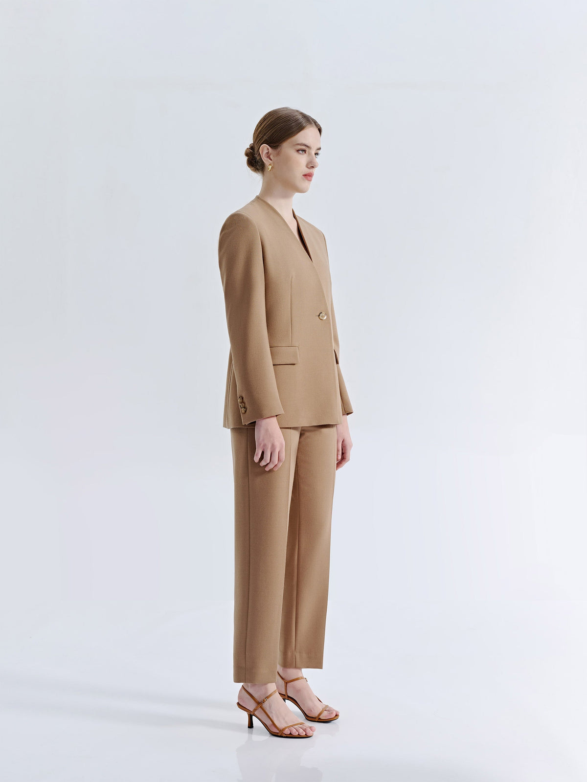 SIENNA WOOL COLLARLESS SUIT JACKET