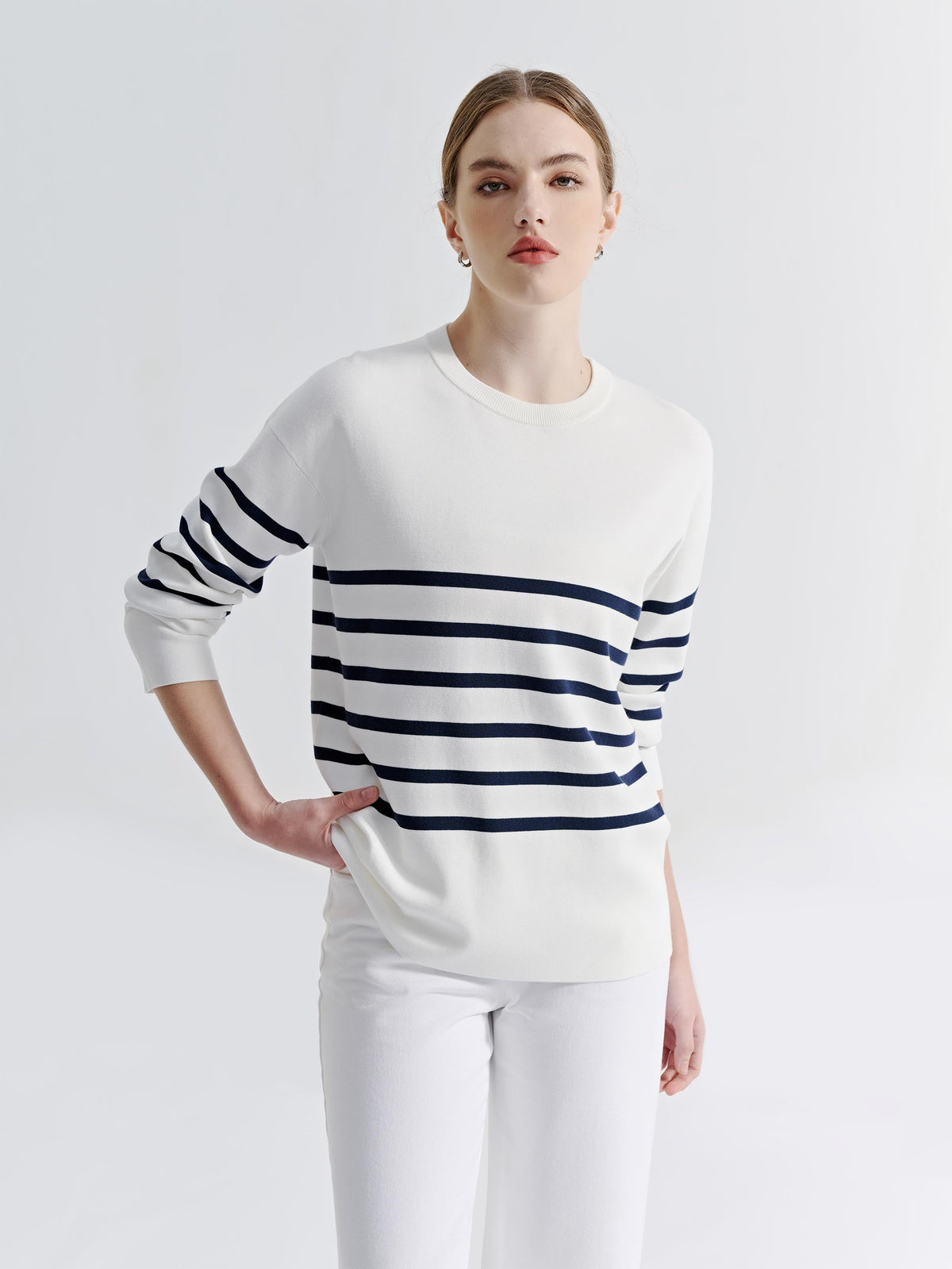 AMARA OVERSIZED CREW NECK STRIPED SWEATER