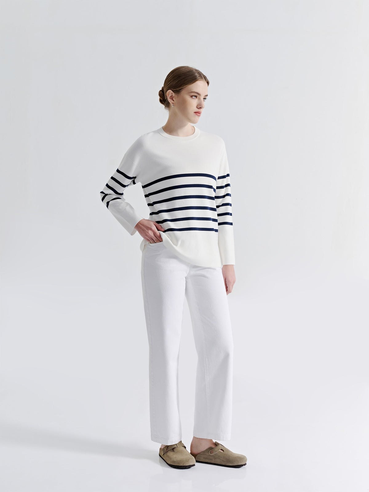 AMARA OVERSIZED CREW NECK STRIPED SWEATER