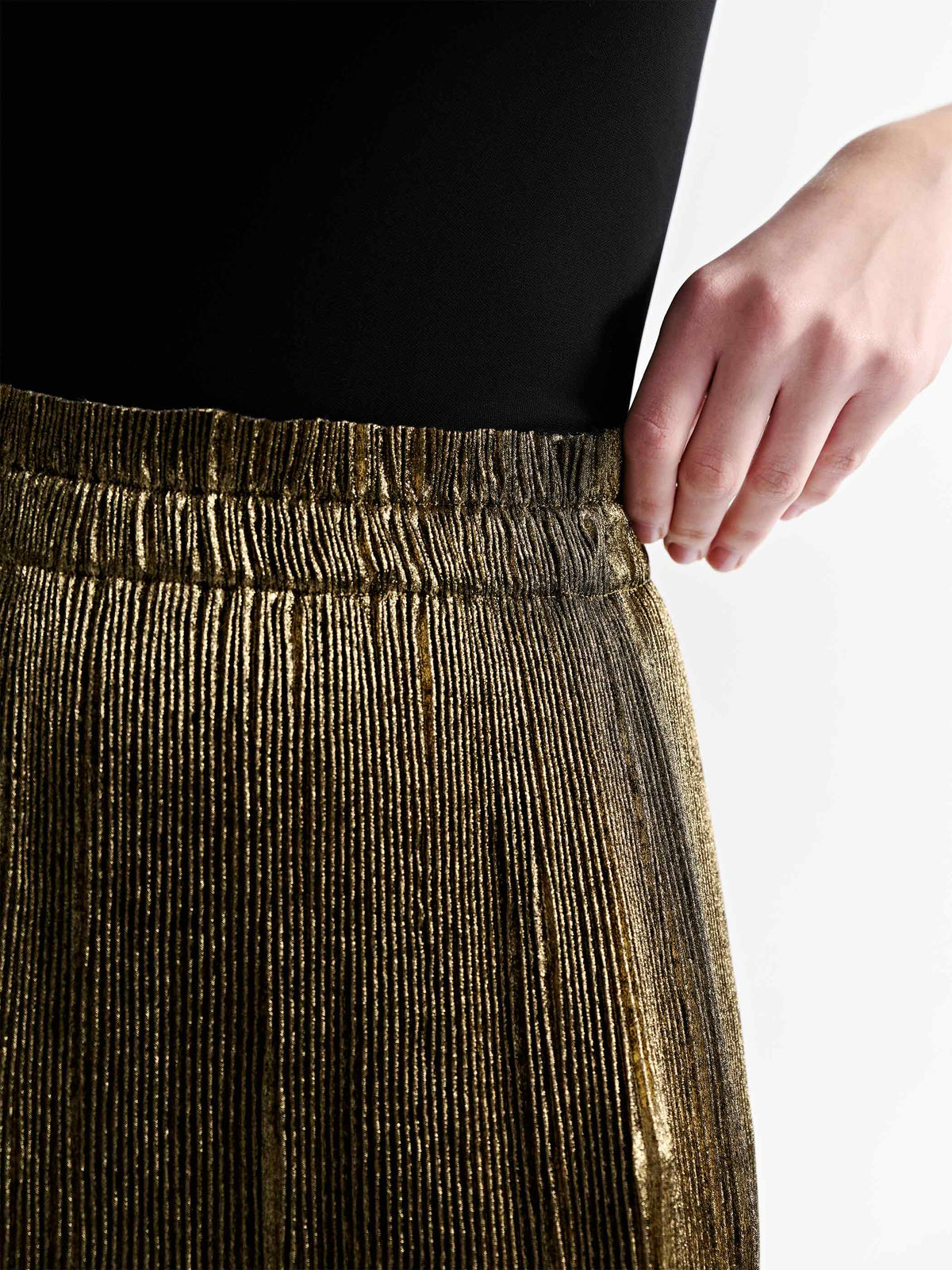 HARLOW METALLIC PLEATED SKIRT